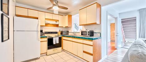 Fridge, microwave, oven, stovetop