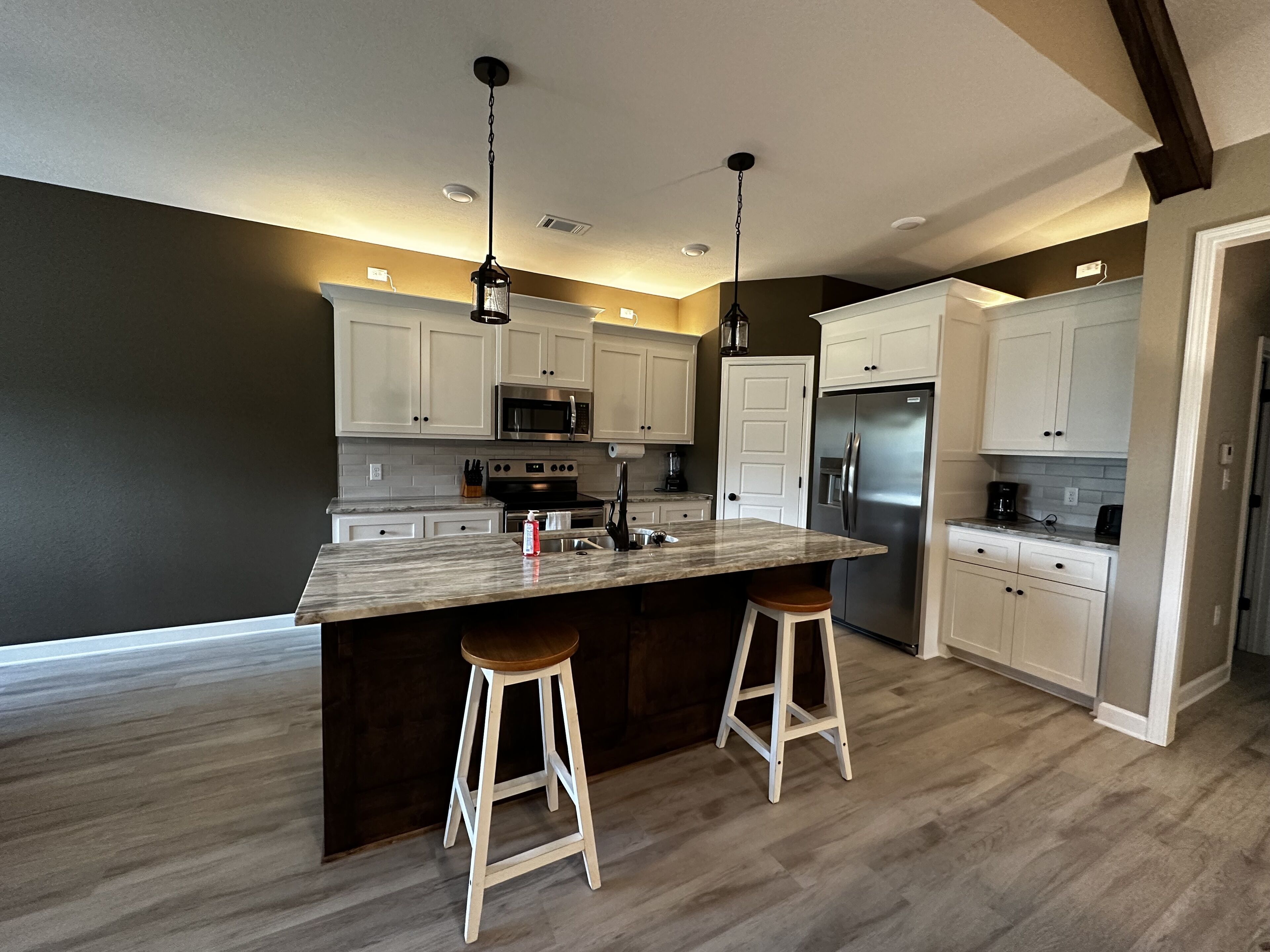 Round Mountain Lazy Days