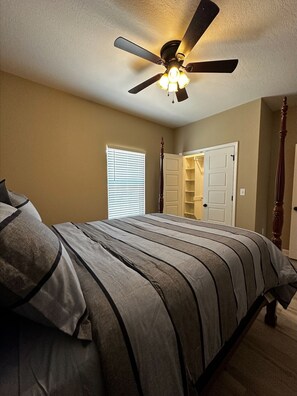 4 bedrooms, iron/ironing board, free WiFi, bed sheets