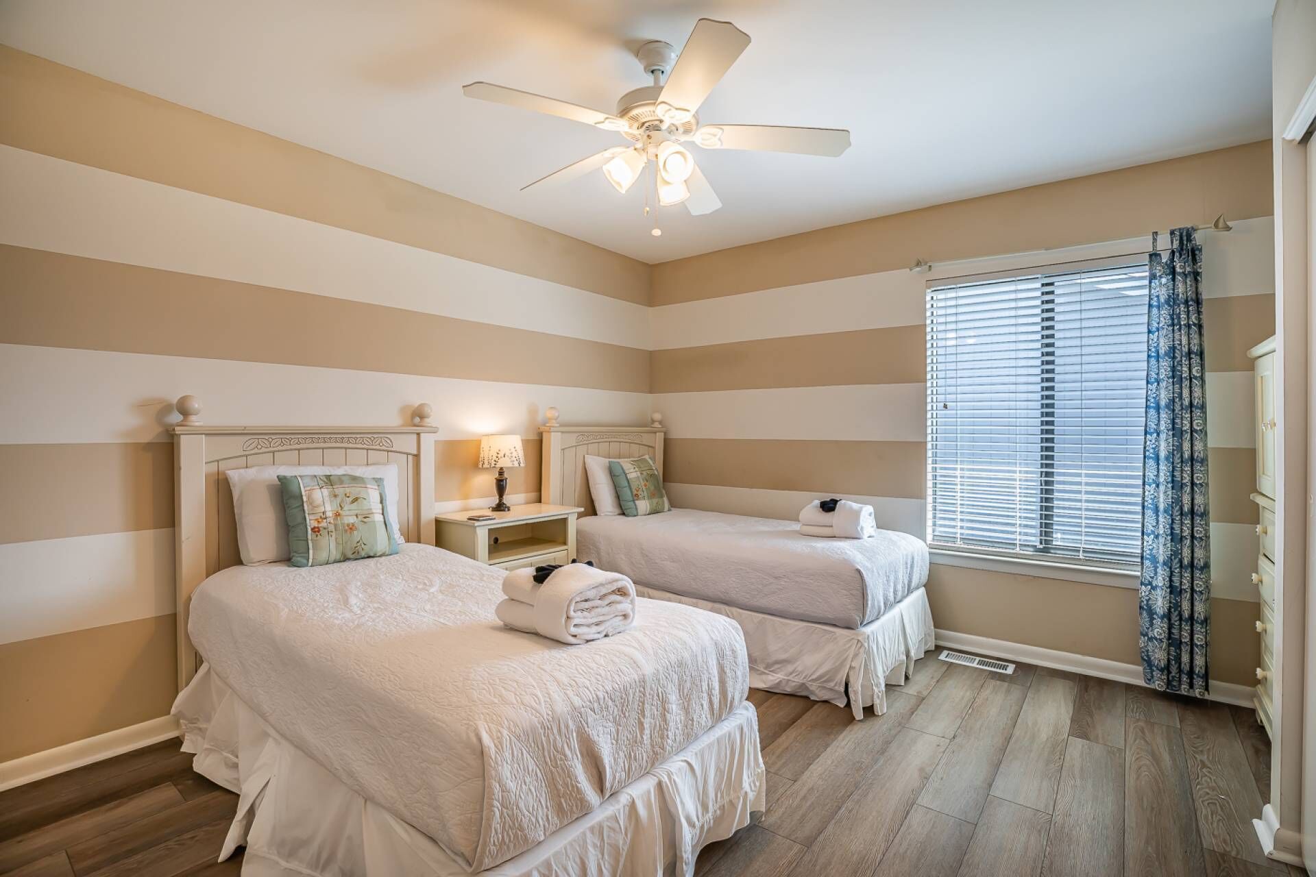 New listing! 2 bdrm-2.5 bath-Ocean Front-Steps to the beach-2nd Floor Condo-1 Parking Pass Included