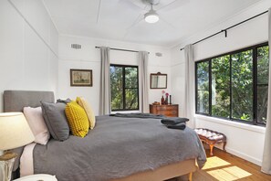 3 Schlafzimmer, Schreibtisch, Bügeleisen/Bügelbrett, kostenloses WLAN