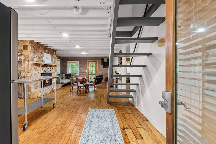 Secluded Cabin ~ 30 Minutes To Downtown Nashville Or Downtown Franklin ~ Fire Pit ~ Family Fun! - Fairview, TN