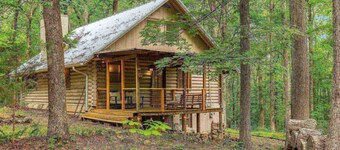 Secluded Cabin ~ 30 Minutes to Downtown Nashville or Downtown Franklin ~ Fire Pit ~ Family Fun!