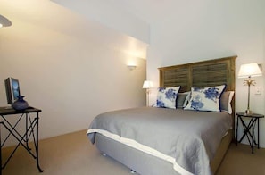 3 Schlafzimmer, Schreibtisch, Bügeleisen/Bügelbrett, WLAN
