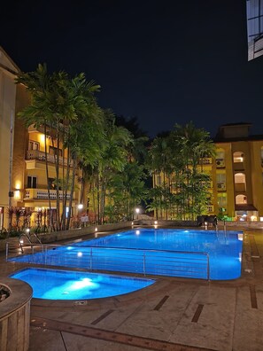 Outdoor pool - Golden Landmark Green Valley Beach Resort (Panaji)