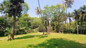 Garden - Golden Landmark Green Valley Beach Resort (Panaji)