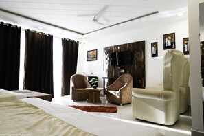 Habitación familiar | Sábanas de algodón egipcio y ropa de cama de alta calidad 