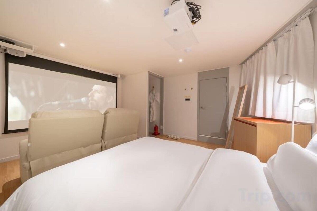 Luxe beddengoed, een bureau, een laptopwerkplek, gratis wifi