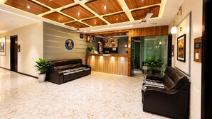 Reception - Hotel Shrimad (Ahmedabad)
