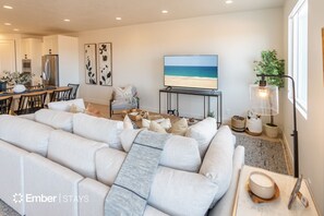 TV - Desert Vista at Desert Color (St. George)