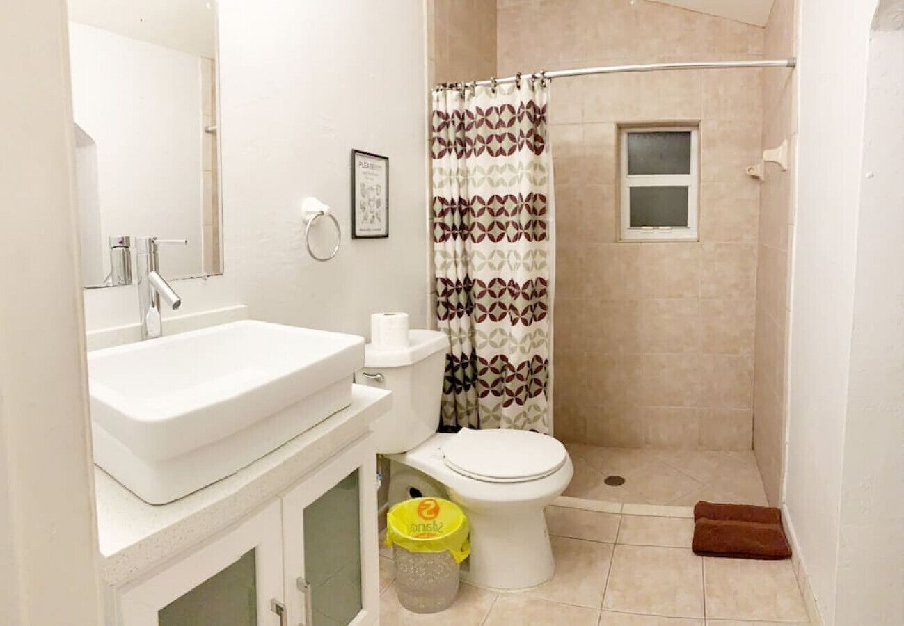 Private Hollywood Apt Close To Beach & Hard Rock