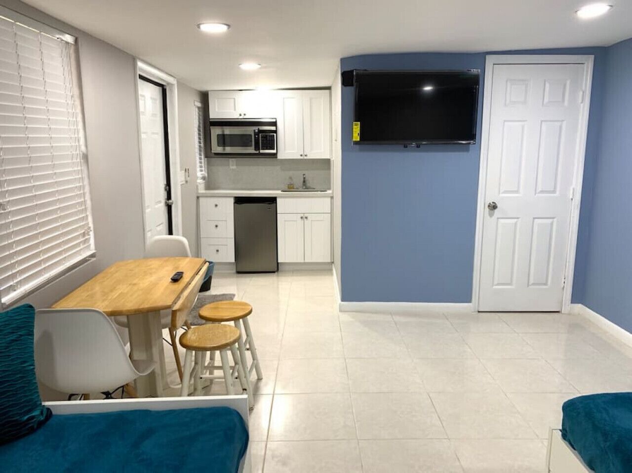 Private Hollywood Studio Near Beach & Hard Rock