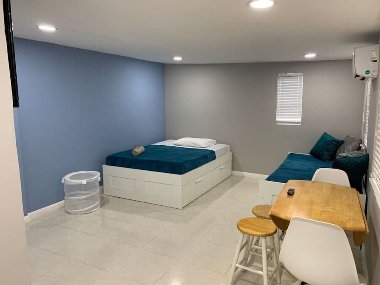 Private Hollywood Studio Near Beach & Hard Rock