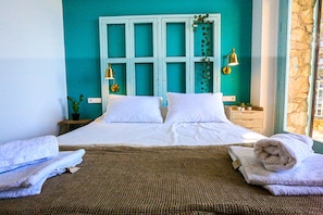 6 bedrooms, free WiFi, bed sheets