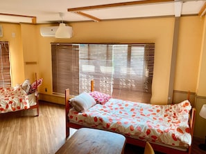 1 bedroom, free WiFi, bed sheets