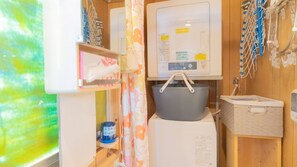 SĂšche-cheveux, serviettes fournies