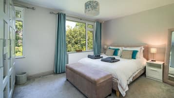 4 Schlafzimmer, Bügeleisen/Bügelbrett, kostenloses WLAN, Bettwäsche