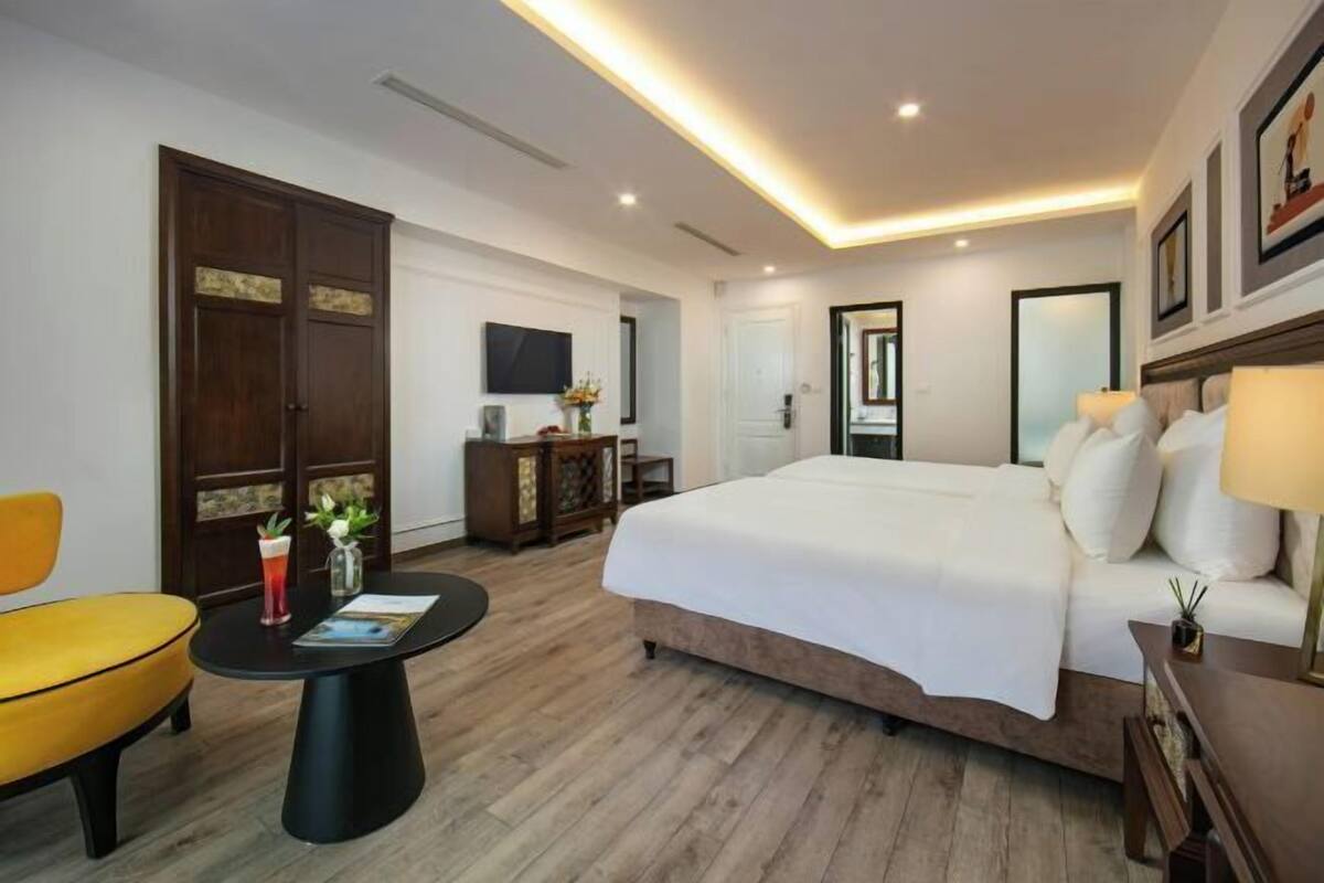 1 bedroom, premium bedding, minibar, in-room safe