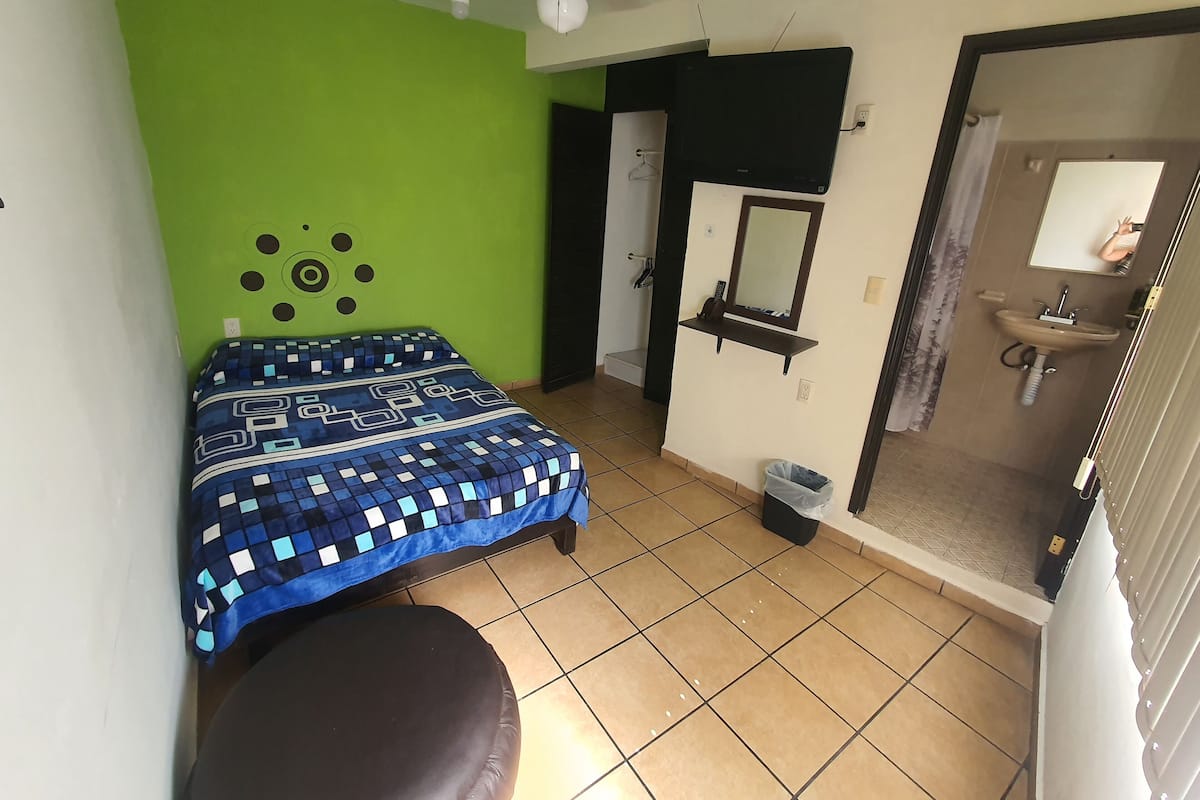 Basic Room, 1 Queen Bed | 1 bedroom, WiFi (free), bed sheets