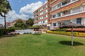 Exterior - Apartment 'Fada Lloret' with Shared Pool, Wi-Fi and Air Conditioning (Lloret de Mar)