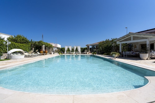 Hotel Apartment 'Agriturismo Salinola 3' with Shared Pool, Wi-Fi and Air Conditioning