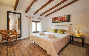 3 bedrooms, iron/ironing board, free WiFi, bed sheets - Country House 'Cadernera' with Private Pool, Wi-Fi and Air Conditioning (Búger)