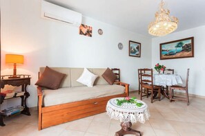 TV - Apartment 'Férias Lagos' with Balcony, Wi-Fi and Air Conditioning (Lagos)