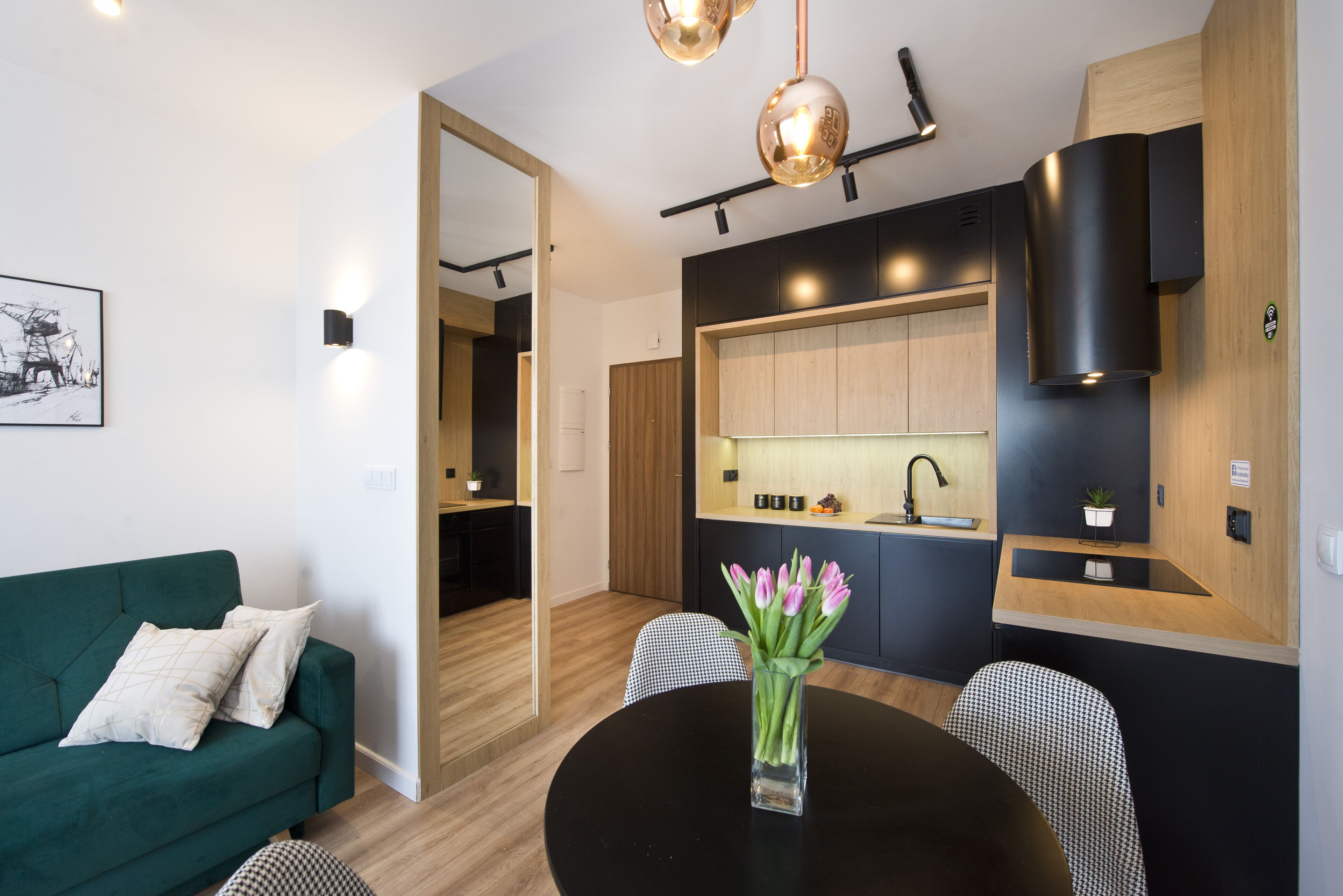 Appartamento Standard | Cucina privata | Frigorifero con congelatore, microonde, piano cottura, lavastoviglie