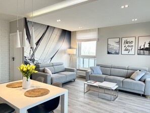 Apartamento Confort, 1 habitación, balcón, en una planta alta | Ropa de cama de alta calidad y decoración individual