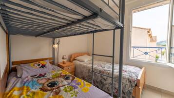 2 chambres, fer et planche à repasser, Wi-Fi gratuit, draps fournis