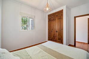 3 quartos, ferros/tábuas de passar roupa, Wi-Fi de cortesia