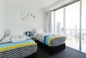 2 slaapkamers, een strijkplank/strijkijzer, gratis wifi, beddengoed