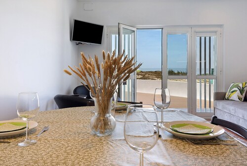 Apartment 'Casa Vasconcelos' with Sea View, Private Terrace and Wi-Fi