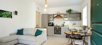 Holiday Home 'Pullin' with Private Garden and Wi-Fi