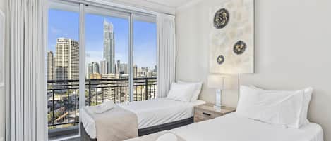 2 عدّة غرف نوم ومكواة/لوح كي وواي فاي مجانًا وملاءات أسرّة