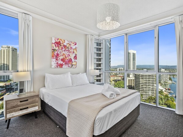 2 bedrooms, iron/ironing board, free WiFi, bed sheets - Stunning Surfers Central 2 Bedroom Apartment! (Gold Coast)