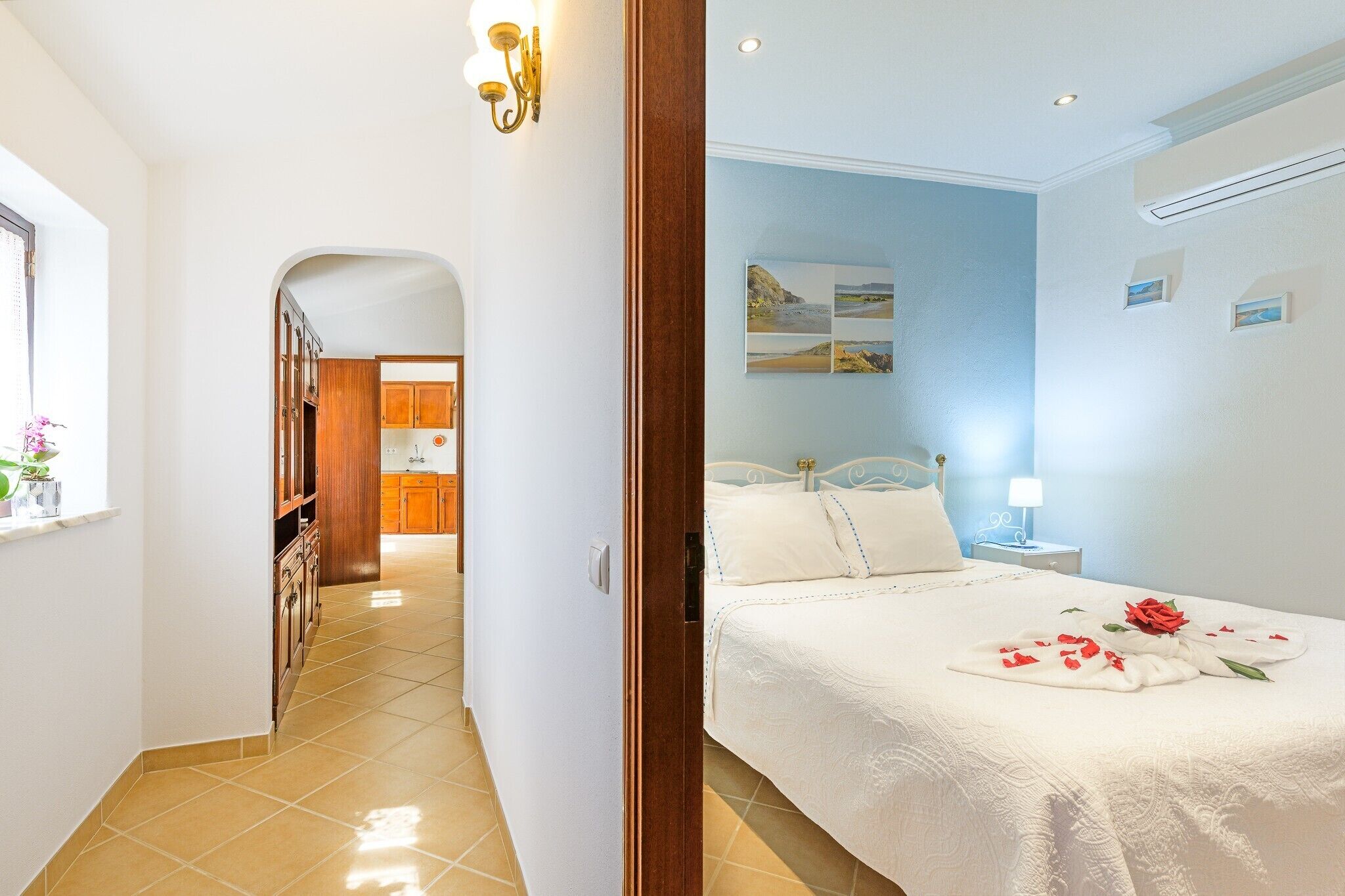 1 slaapkamer, een strijkplank/strijkijzer, gratis wifi, beddengoed