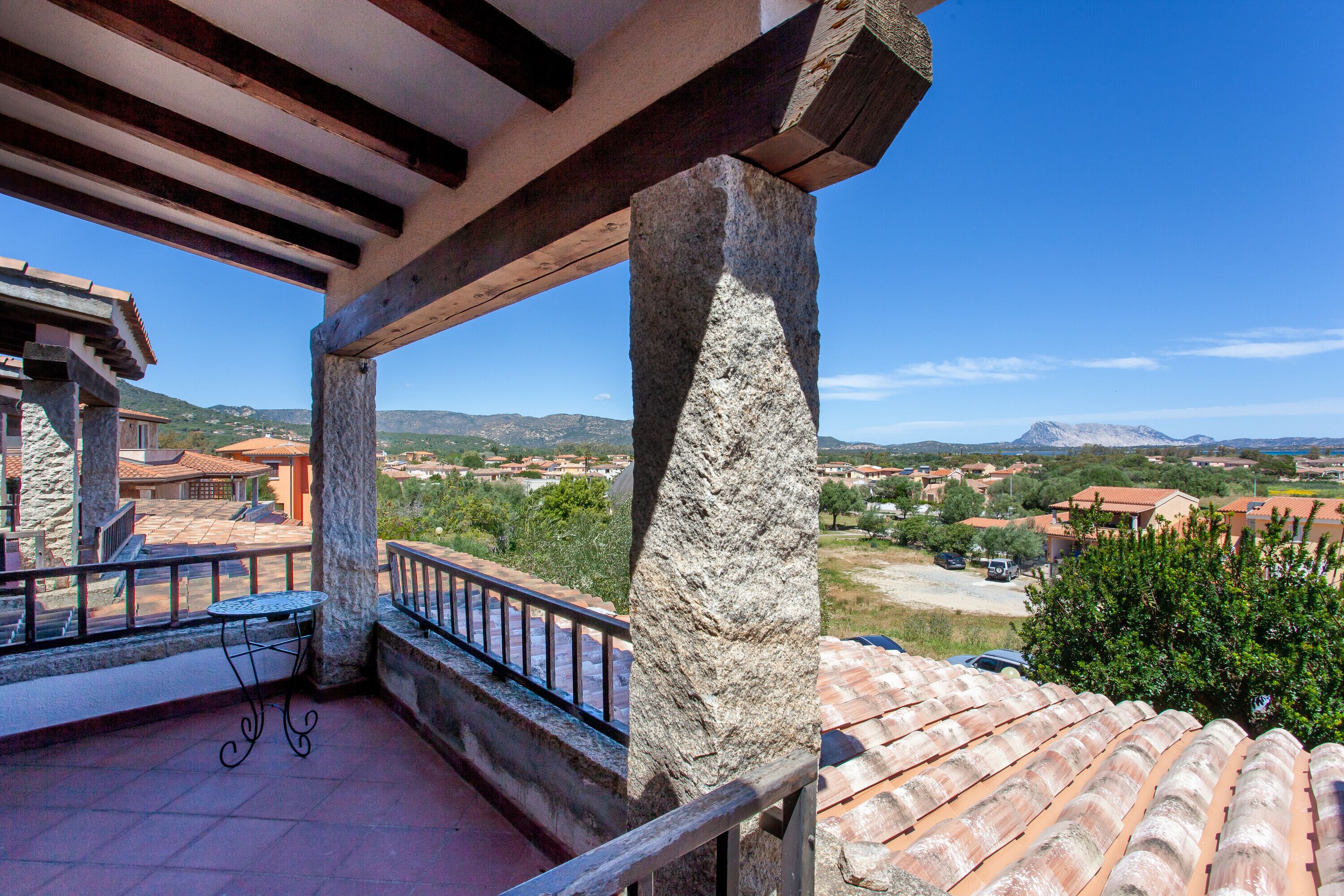 Vacation Home "Villetta 4 Camere Con Vista" with Sea View, Private Terrace & Shared Garden