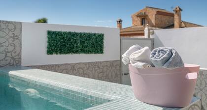 Holiday Home 'Casa Rocio' with Private Pool, Wi-Fi and Air Conditioning