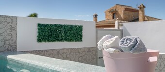 Holiday Home 'Casa Rocio' with Private Pool, Wi-Fi and Air Conditioning