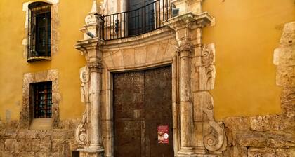 Vacation Home "Ca Josep" with Private Terrace, Balcony & Wi-Fi