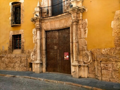 Vacation Home "Ca Josep" with Private Terrace, Balcony & Wi-Fi