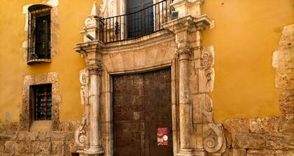 Vacation Home "Ca Josep" with Private Terrace, Balcony & Wi-Fi