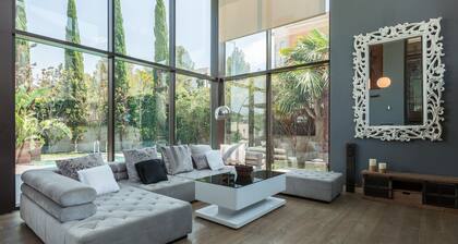 Villa 'Espai Oliveres' with Private Pool, Wi-Fi, and Air Conditioning