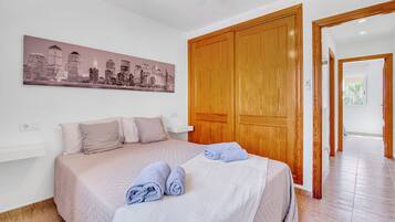 2 bedrooms, free WiFi, bed sheets