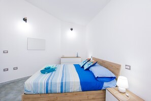 2 chambres, fer et planche à repasser, Wi-Fi gratuit, draps fournis