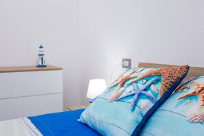 2 chambres, fer et planche à repasser, Wi-Fi gratuit, draps fournis