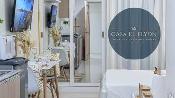 1 bedroom, iron/ironing board, WiFi (free), bed sheets
