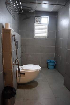 Standard Room | Bathroom