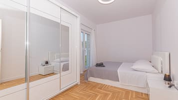 2 bedrooms, iron/ironing board, free WiFi